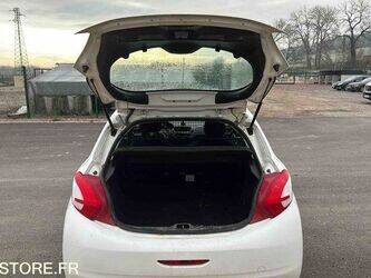 2015-peugeot-208-1442805-46625053