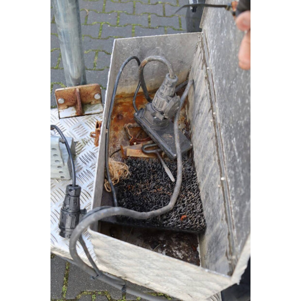 1991 تيتان V-20-46625499