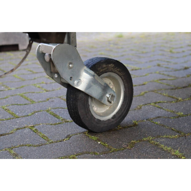 1991 تيتان V-20-46625500