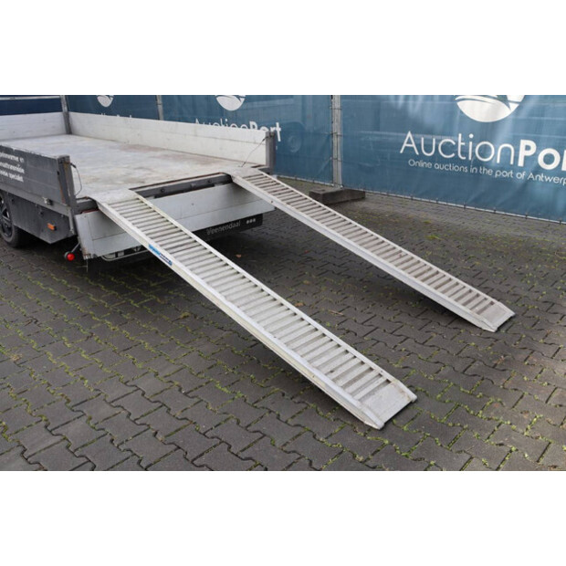 1991 تيتان V-20-46625511