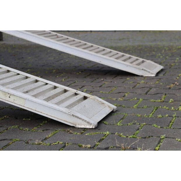 1991 تيتان V-20-46625513