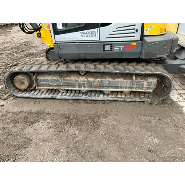 2016 واكر نيوسون ET90-46625682