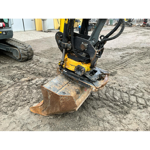 2016 واكر نيوسون ET90-46625686