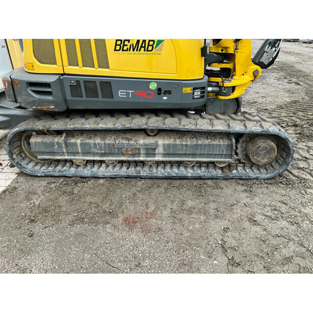 2016 واكر نيوسون ET90-46625690