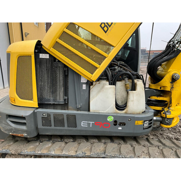 2016 واكر نيوسون ET90-46625692