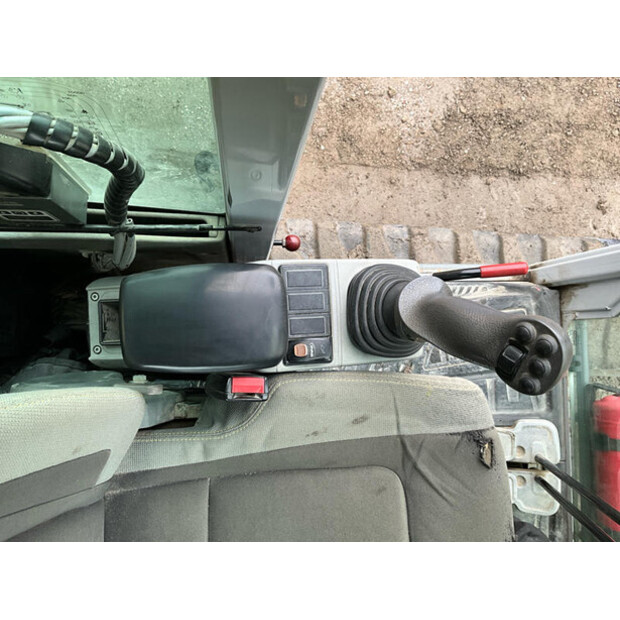 2016 واكر نيوسون ET90-46625699