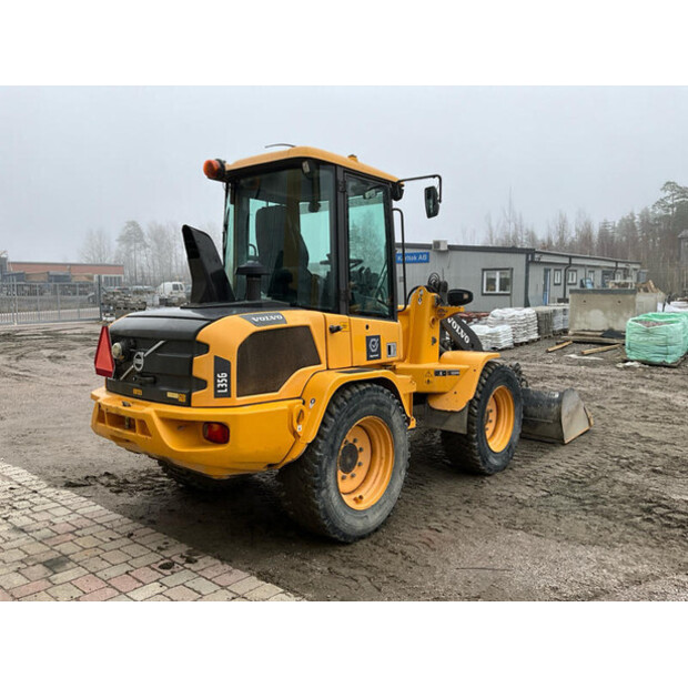 2018 فولفو L35G-46625755