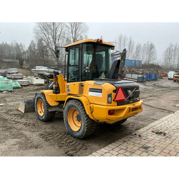 2018 فولفو L35G-46625756