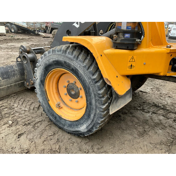 2018 فولفو L35G-46625758