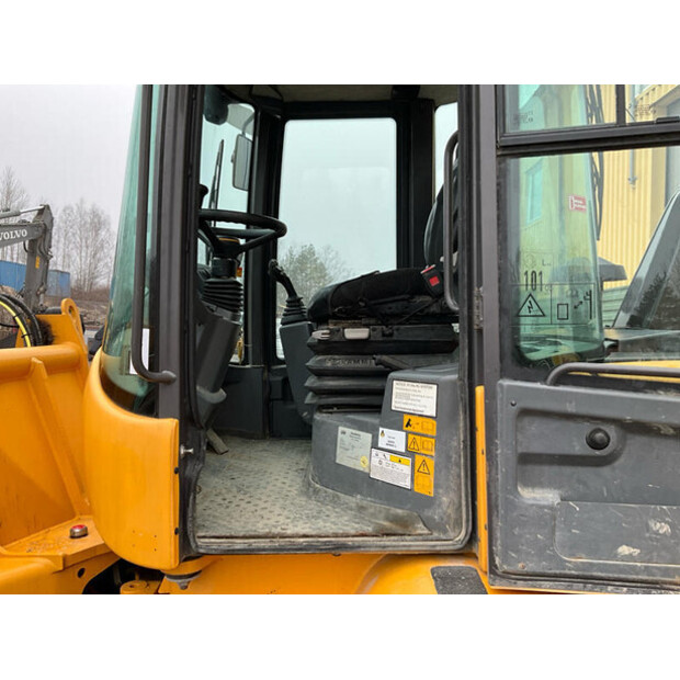 2018 فولفو L35G-46625767