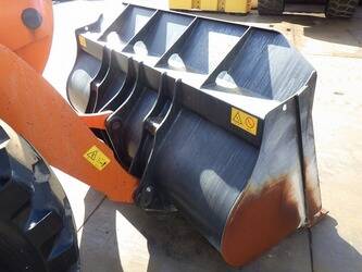 2022-hitachi-zw150-6-1443137-46626102