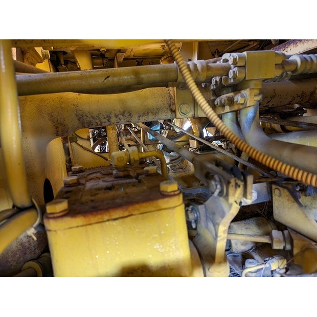 2012 كوماتسو D75S-5-46626169