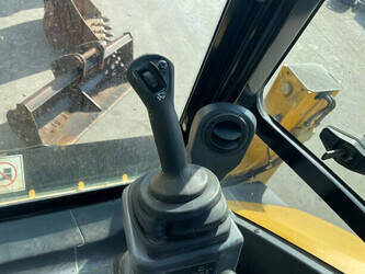 2017-caterpillar-432f2-1443149-46626546