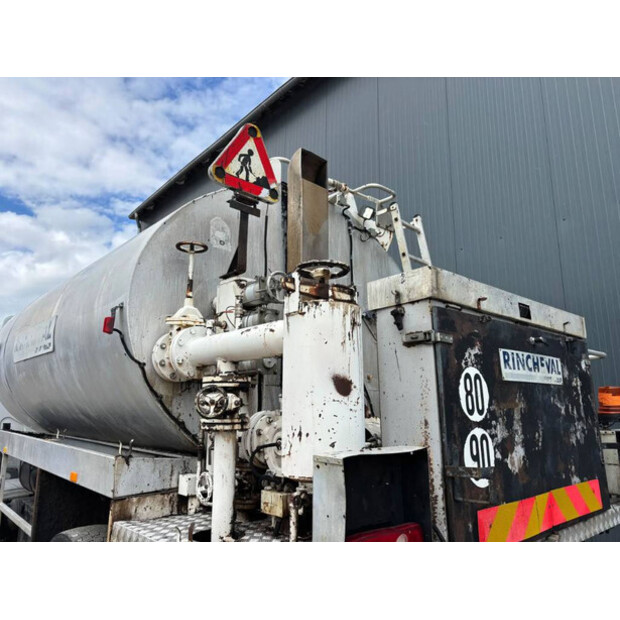 2000 رينو Rincheval-46626671