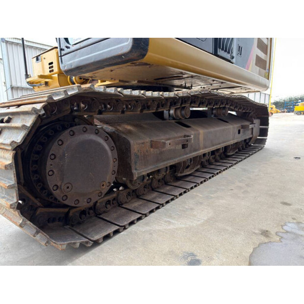 2016 Caterpillar 320FL-46628652