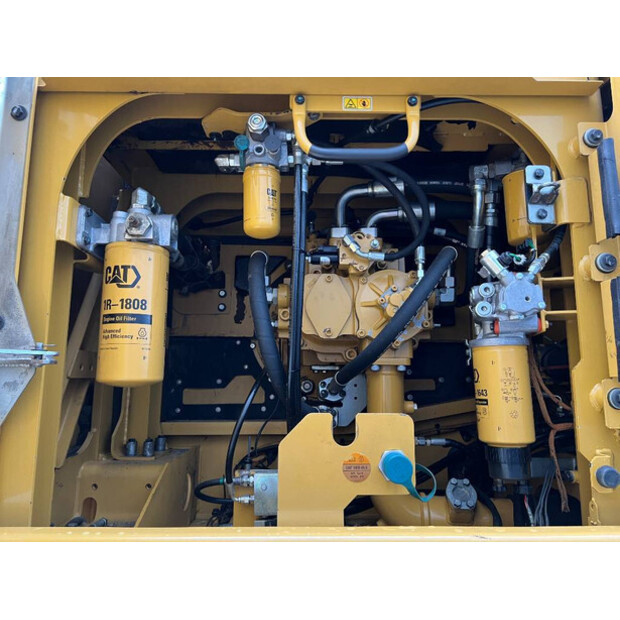 2015 Caterpillar 352FL-46628912