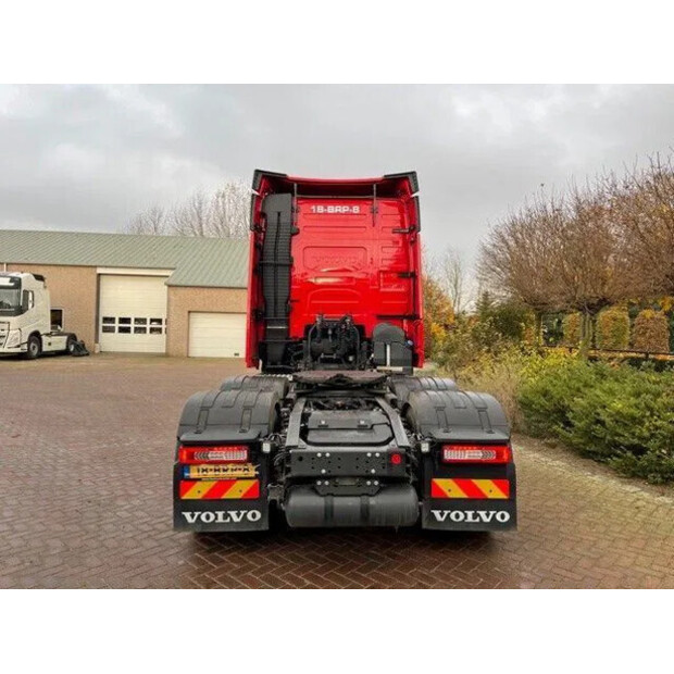 2021 فولفو FH-46629061