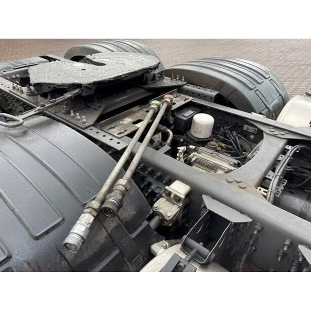 2021 فولفو FH-46629065