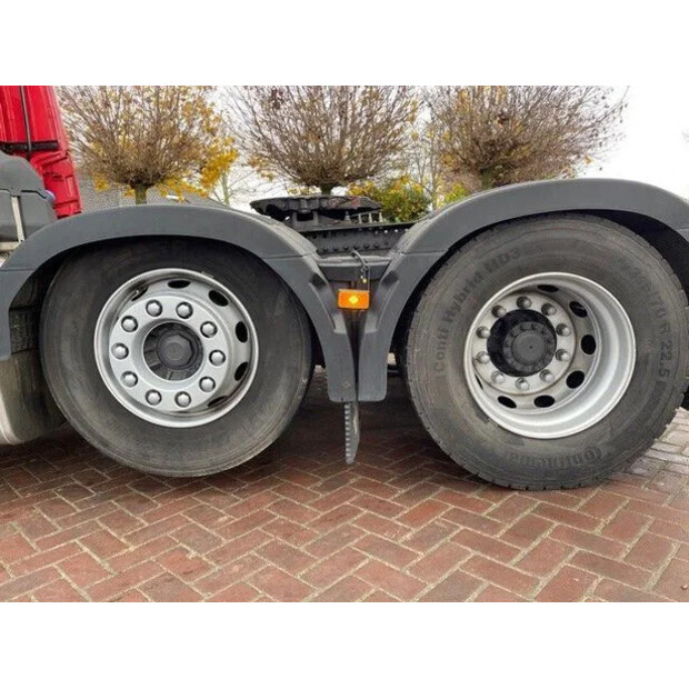 2021 فولفو FH-46629067