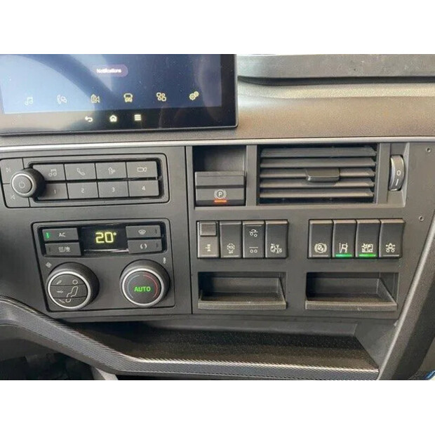 2021 فولفو FH-46629070