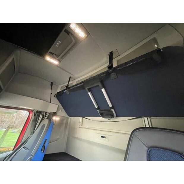 2021 فولفو FH-46629073