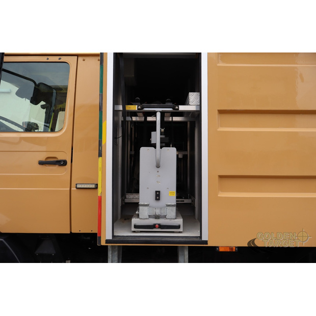 2011 mercedes benz Unimog U5000-46632934