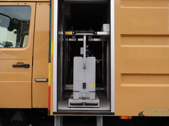 2011-mercedes-benz-unimog-u5000-46632934