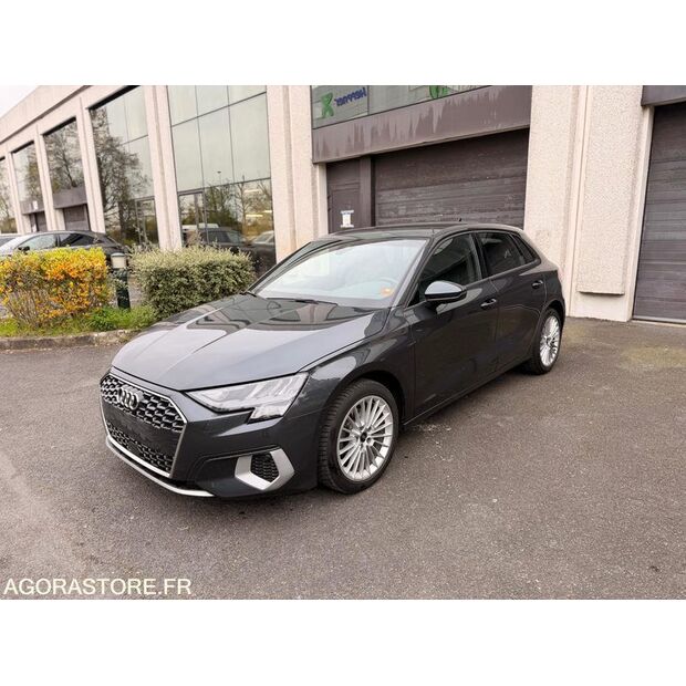 2022 أودي A3-46644211