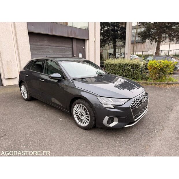 2022 أودي A3-46644212