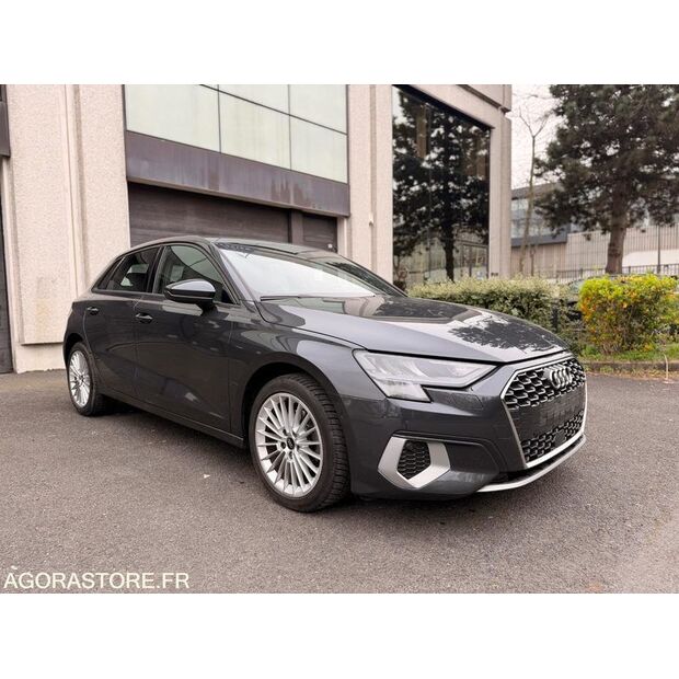 2022 أودي A3-46644213