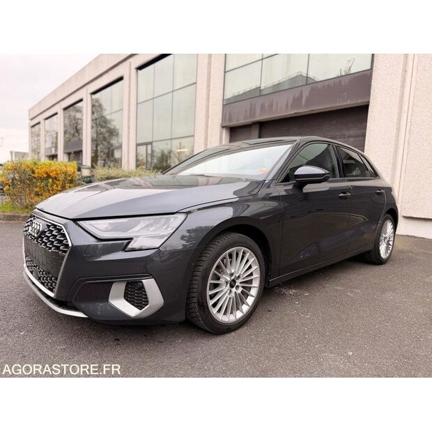 2022 أودي A3-46644214