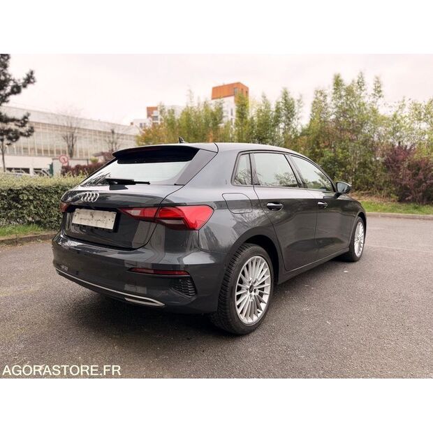 2022 أودي A3-46644217