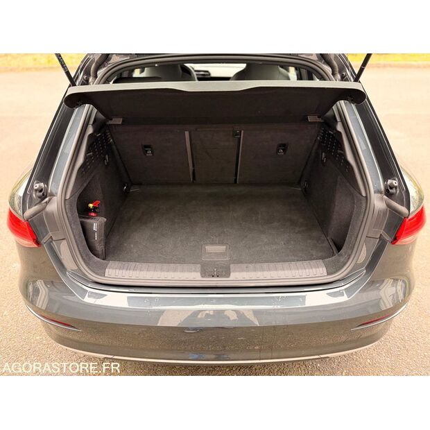 2022 أودي A3-46644220