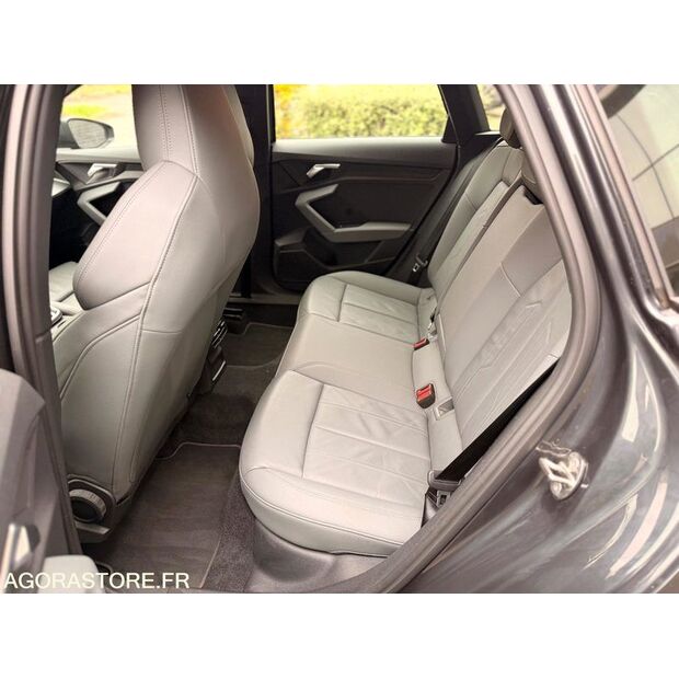 2022 أودي A3-46644221