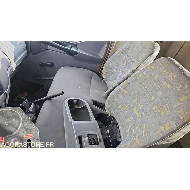 2001 Renault Midlum-46644327