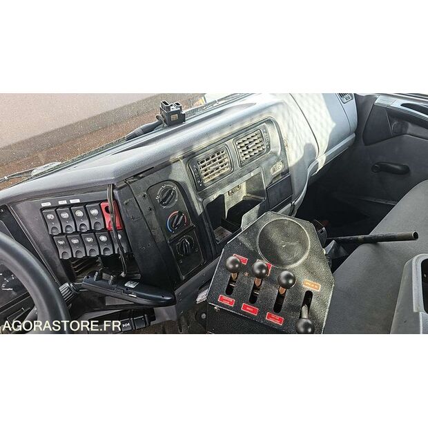 2001 Renault Midlum-46644330