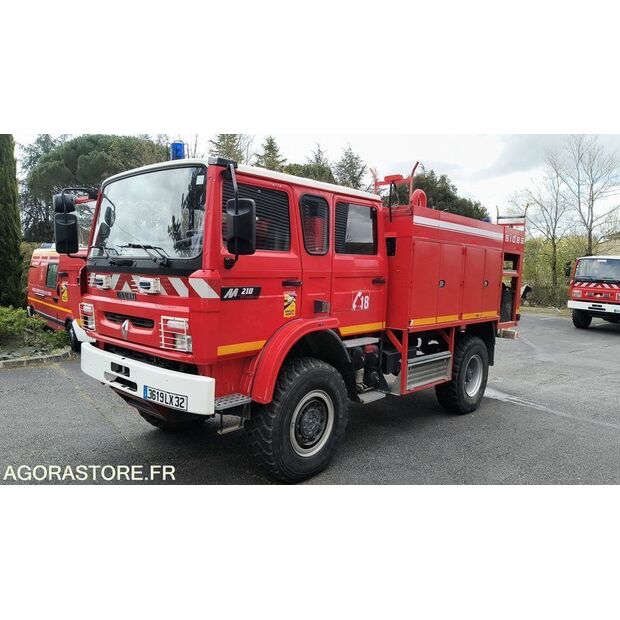 2000 Renault M210-46644675