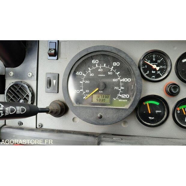 2000 Renault M210-46644683