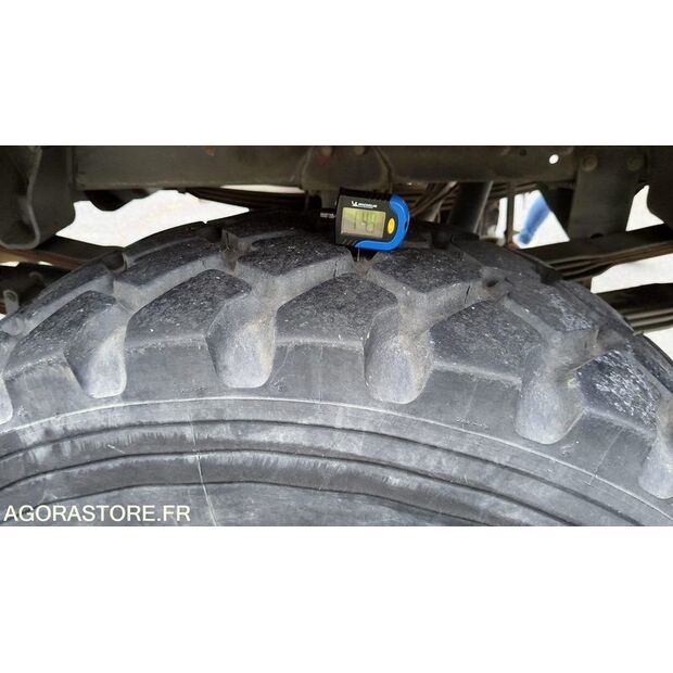 2000 Renault M210-46644700