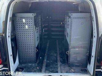 2017-peugeot-partner-1443472-46644739