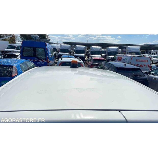 2017 Peugeot PARTNER-46644741