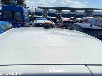 2017-peugeot-partner-1443472-46644741