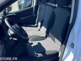 2017-peugeot-partner-1443472-46644743