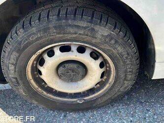 2017-peugeot-partner-1443472-46644752