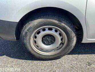 2017-peugeot-partner-1443472-46644753