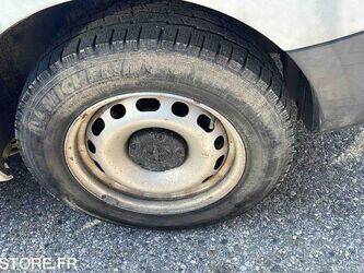 2017-peugeot-partner-1443472-46644754