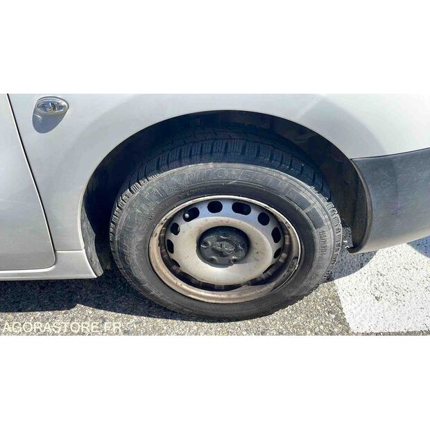 2017 Peugeot PARTNER-46644755