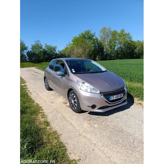 2013 Peugeot 208-46644900