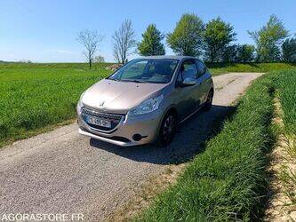 2013-peugeot-208-1443481-46644901