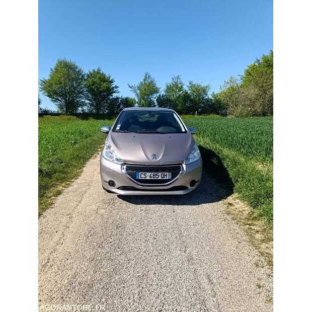 2013 Peugeot 208-46644902